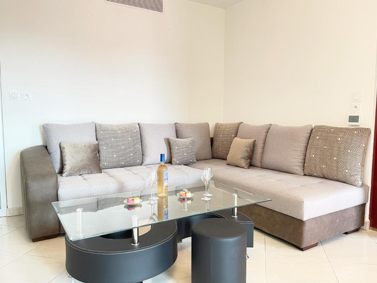 Tres Bel Appartement -Residence Avec Piscine Sur Le Toit Et Vue Panoramique Saint-Raphael  Bagian luar foto