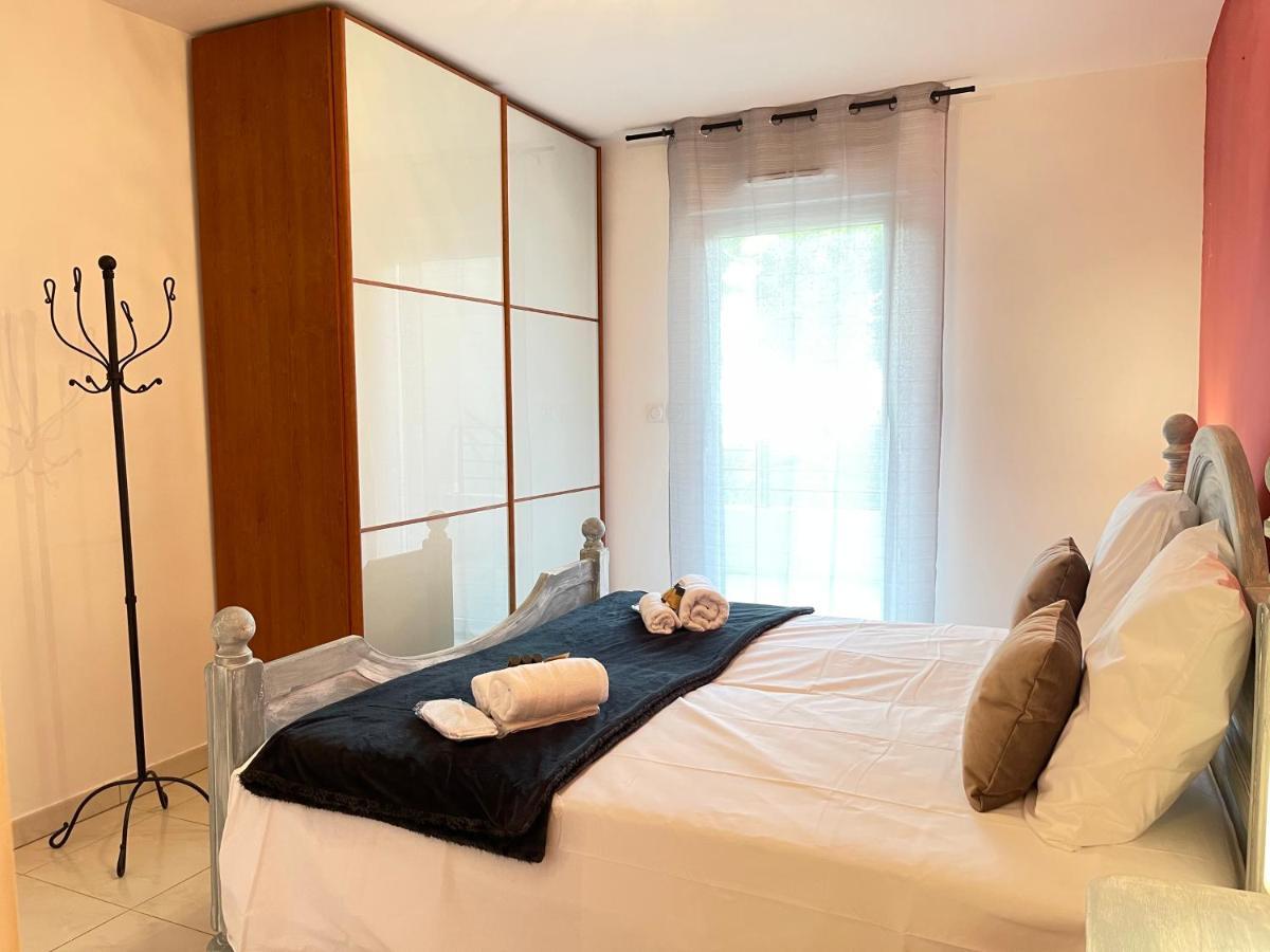 Tres Bel Appartement -Residence Avec Piscine Sur Le Toit Et Vue Panoramique Saint-Raphael  Bagian luar foto