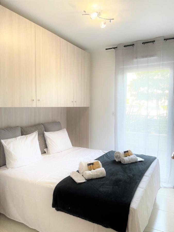 Tres Bel Appartement -Residence Avec Piscine Sur Le Toit Et Vue Panoramique Saint-Raphael  Bagian luar foto